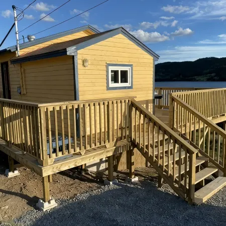 One bedroom two bath beach house over looking the ocean. Отели в г. Тринити