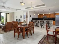 Cozy Tropical Retreat 3Br Golf View - Apartemen