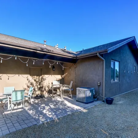 Located in the heart of Prescott just blocks away from Historic downtown square.