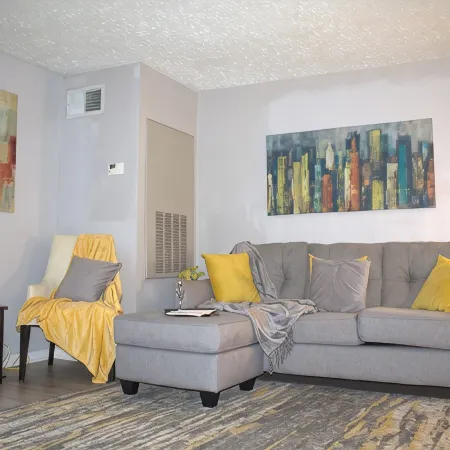 Delightful 1 bedroom, walk out balcony.  Near four major hospitals & WPAFB