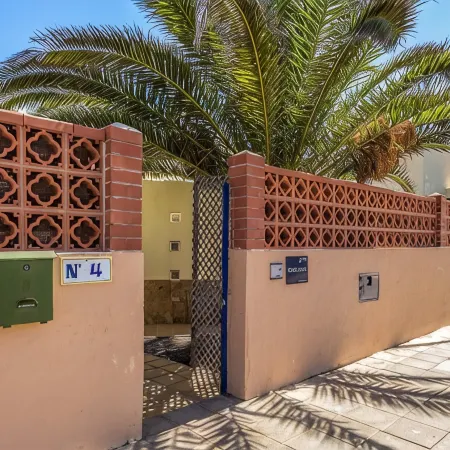 Unique Moroccan  style detached villa with  private pool n a prestigious area!