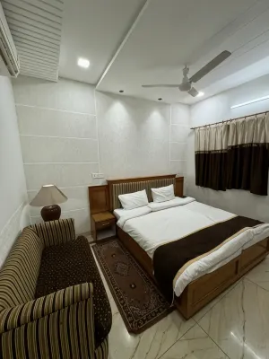 Hotel Kamal Nearest to Taj Mahal