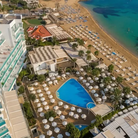 Vrissaki Beach Hotel
