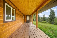 Welcome to Lemon Lodge! Relax and unwind in this private and secluded cabin.