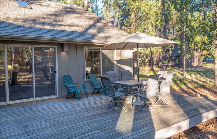 Spacious Sunriver retreat w/hot tub + bikes.  Family + Pet Friendly!