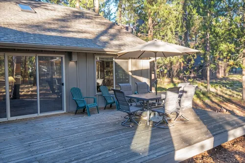 Spacious Sunriver retreat w/hot tub + bikes.  Family + Pet Friendly!