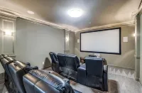 Knotting Hill Place Luxury 6 Br, 5.5 Baths Outdoor Kitchen and Pool!Sleeps 14 - 民宿