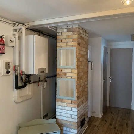 Ground Floor Flat with Garden - Furnished Holiday Home- All Comforts - Wifi