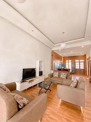 Ainun Villa Dieng - 停車場