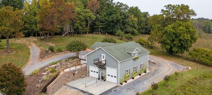 Mountain Veiws, Hot Tub,Treehouse,Gameroom, Child Playroom, Pet Friendly Hotels in Augusta County