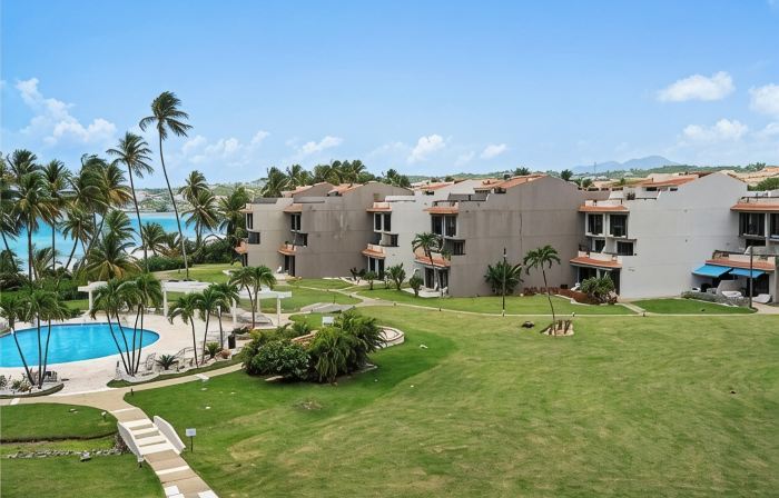 Amazing First Class Oceanfront Condo / the Perfect Getaway / Direct Beach Access