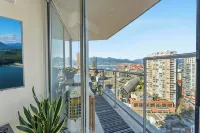 Luxury Downtown Ocean+Mountain views A/C Comfort Pool / hot tub/ sauna/ gym - Jacuzzi