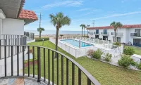 Peaceful Beachfront Getaway - Pool