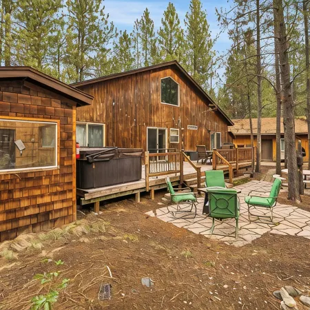 Cozy Sunriver Cabin Near Mt. Bachelor