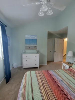 Your home away from home! A few minutes walk to the beach w/ pool & tennis