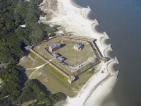 Golf Cart to Beach, Pet Friendly, Fenced Yard, Amelia Island Quiet Home Escape - 2-Sterne