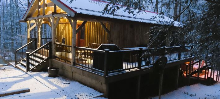 摩爾谷地霍金丘陵中心小屋 - 溫馨、靜謐、林間靜居 勞雷爾住宿飯店