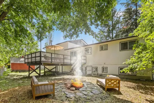 Hot Tub and Spacious Backyard Close to Lake! - 4-Star