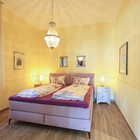 Magnificent villa with indoor pool and prime lake view location Hôtels à : Minusio