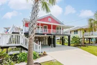 Flamingo Chalet: Newly Remodeled with Fire Pit - Wifi