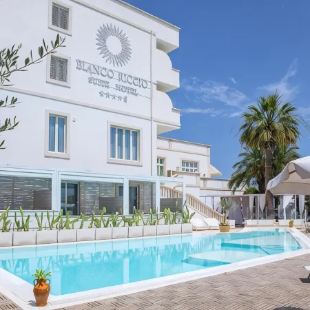 Bianco Riccio Suite Hotel