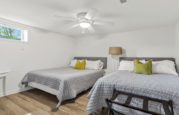 Spacious North Shore 2 bedroom Lake Condo with a Dock!