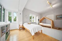 19 min to the center - 250 m² / 2,691 sq ft - top villa from 1923 - 4BR 3,5BA - Villas