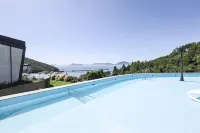 Brown Dot Hotel Geoje Geunpo Port - 游泳池