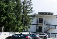 Adler Apartments
