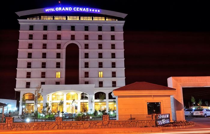 Grand Cenas Hotel