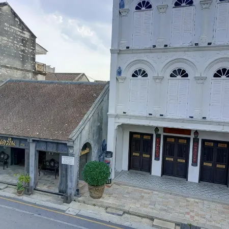 Kluenngam Cafe & Stay