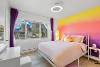 2BR Designer Condo, Free Parking, Convention Ctr Hotels in First Hill