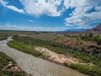 Cozy Riverfront Apt, at Zion NP, River Access and Views, Views, Views! Hotels in Virgin