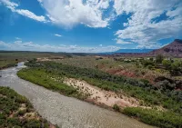 Cozy Riverfront Apt, at Zion NP, River Access and Views, Views, Views! - WiFi