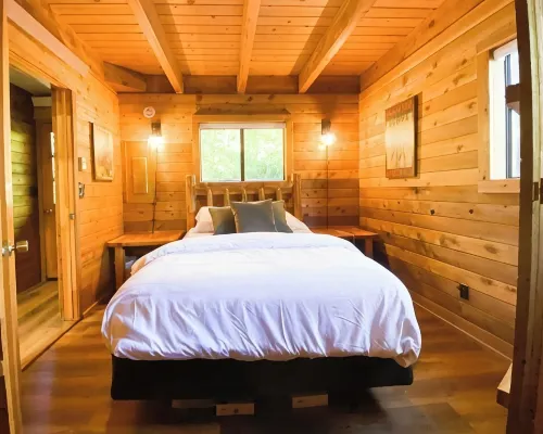 Buffalo Cabin -charming Alpine retreat w/ king bed アルパインのホテル