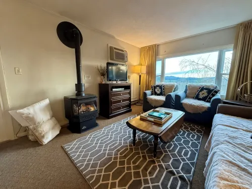 Cozy 2-bedroom condo with WiFi, pool, fitness room in charming Stowe - Gym