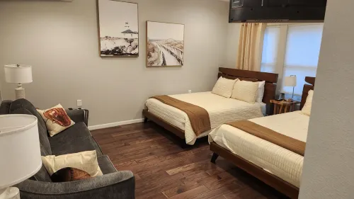 3-bedroom house located near Camdenton. Nestled In Old Kinderhook community. - Homestays