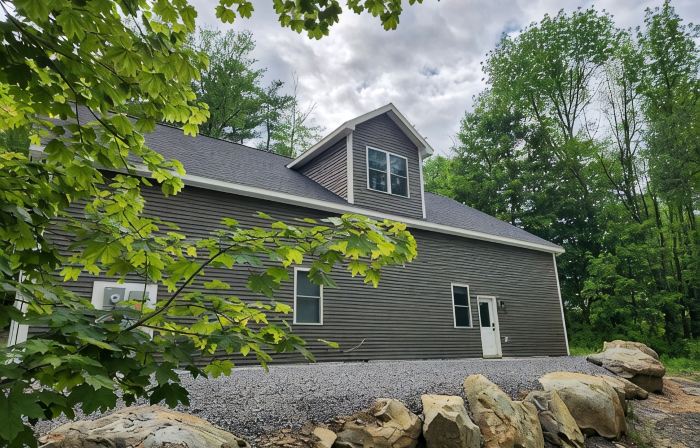 NEW Construction! 2-BR Apt walking distance to The Barn at Silver Oaks, Winthrop