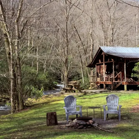 Secluded Creekside Cabin • Waterfall • Hot Tub • Lake Access