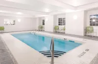 Microtel Inn & Suites by Wyndham Sault Ste. Marie - Pool