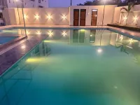 Hotel Sai Inn at Statue of Unity - Pools