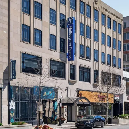 Holiday Inn Express & Suites CHICAGO WEST - OAK PARK by IHG