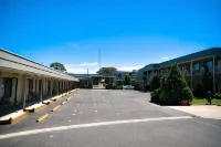 Comfort Inn Devonport - parking