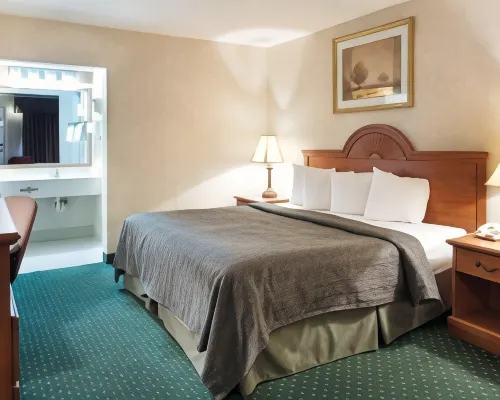 Quality Inn Petersburg Fort Lee Area - Parkplatz
