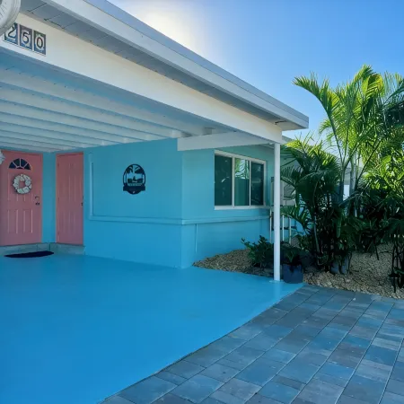 SC2- Southern Comfort Two  at 250 11th St.in Kcb. 2 Beds & 2 Baths. Private Pool