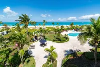 Grandview Penthouse 3 Bedroom plus bonus 4th bedroom Beach Front on Grace Bay - 3-Star