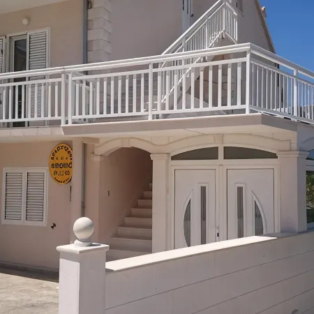 Apartmani KREŠIĆ 1 Hvar
