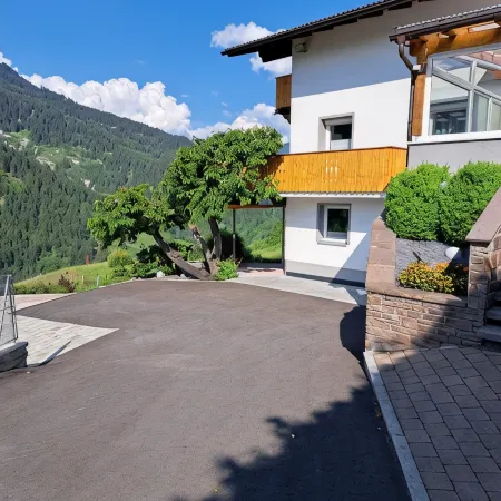 Ruhige Ferienwohnung in den Tiroler Bergen