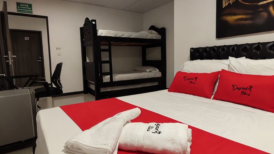 Hotel Galyrod House