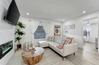 Family Fun & Backyard Oasis! Hot Tub, Games & BBQ! - Bungalows